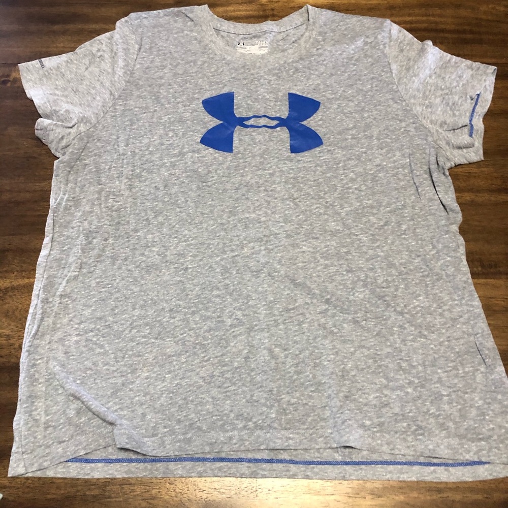 Womens UA tshirt